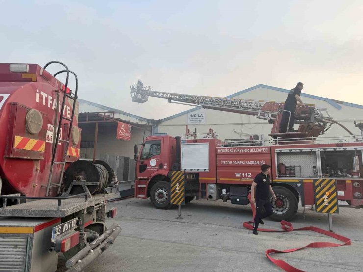 Tarsus’ta atölyede çıkan yangın korkuttu