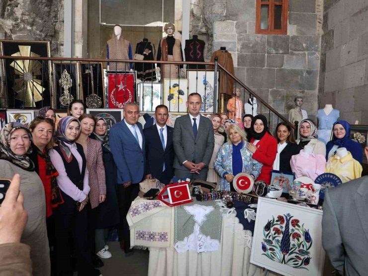 Hayat boyu öğrenme haftası şenlikleri Erzurum’da başladı