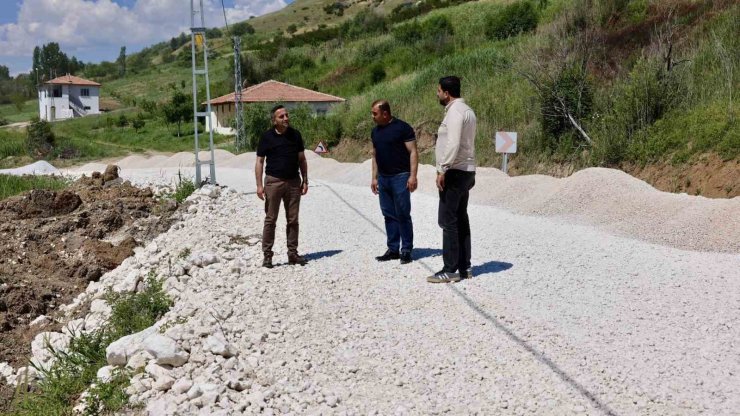 Akçadağ’da 6 kilometrelik grup yolunda çalışmalar devam ediyor