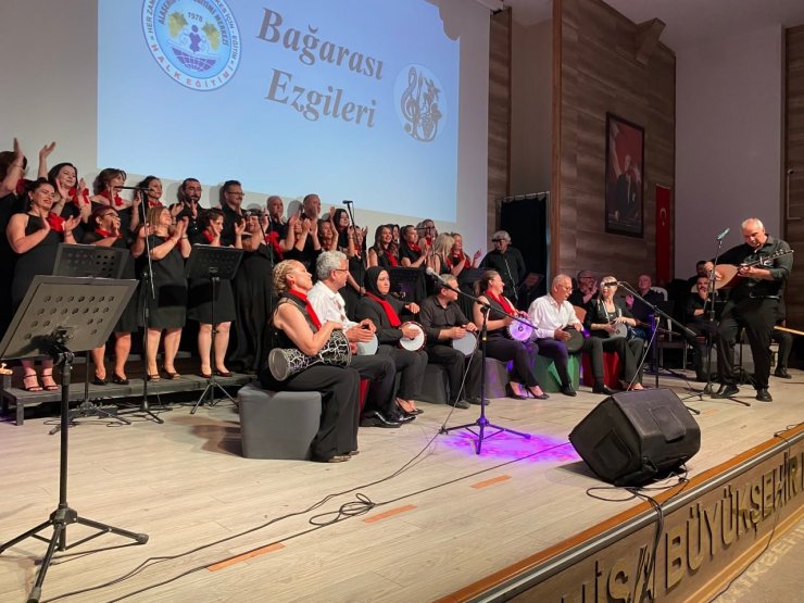 Bağarası ezgileri Alaşehir’i coşturdu