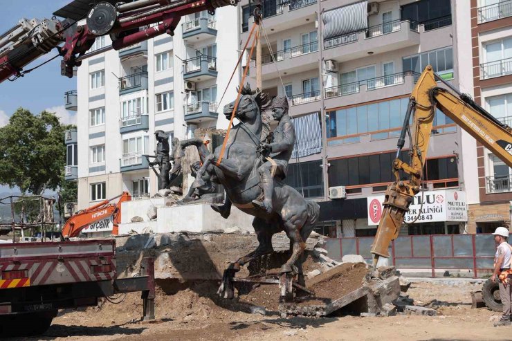 İncirliova’da Atatürk heykeli koruma altına alındı