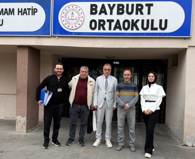 Bayburt’taki okullarda skolyoz taraması yapılıyor