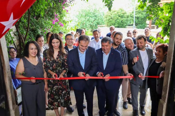 Bayındır Halk Eğitim Merkezi yıl sonu sergisi açıldı