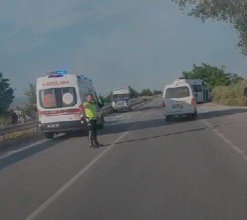 İşçi servisleri çarpıştı; 10 yaralı