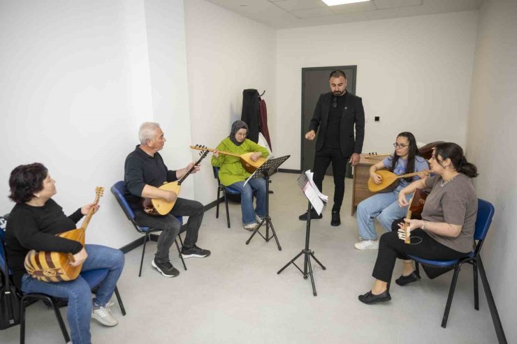 Mersin’de ücretsiz müzik kurslarında sezon sona eriyor