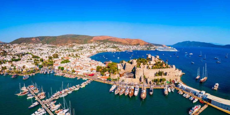 Bodrum limanı deniz hudut kapısında 24 saat kesintisiz hizmet