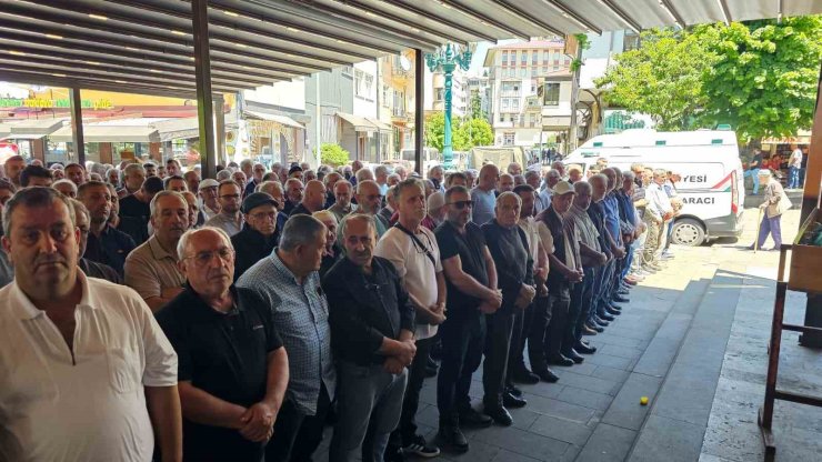 Rize’deki kazada hayatını kaybeden yaşlı çift son yolculuğuna uğurlandı