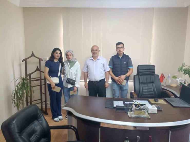 Emet’te gençler umre ödüllü bilgi yarışmasında ter döktü