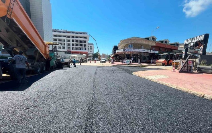 Alanya Belediyesi’nden sıcak asfalt çalışması