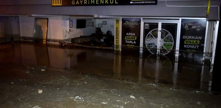 Konya’da dağlık alandan gelen sel etkili oldu