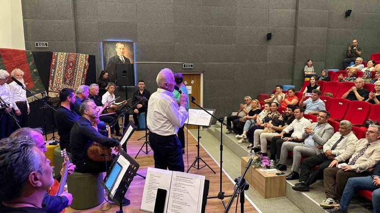 Hayat Boyu Öğrenme Haftası’nda türkü dolu gece