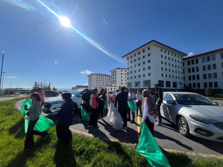 Üniversitede "Bulmak İstediğin Gibi Bırak" çevre seferberliği