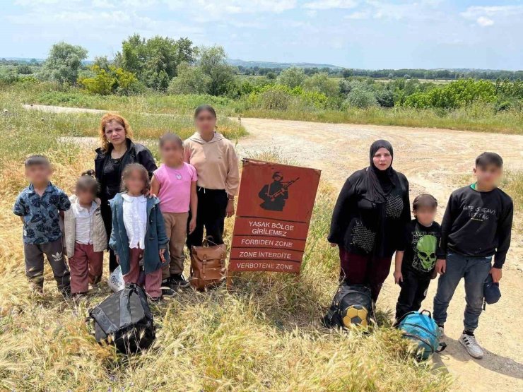 Yurt dışına kaçmak isteyen 32 düzensiz göçmen sınır hattında yakalandı