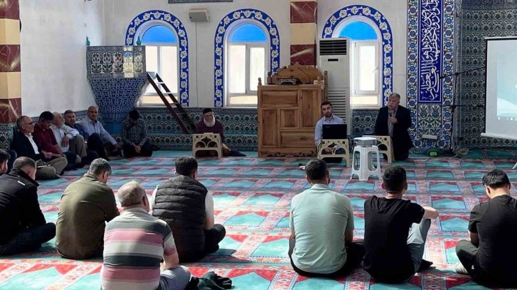 Altıntaş’ta Kur’an kurslarında görev alacak personele hizmet içi eğitim