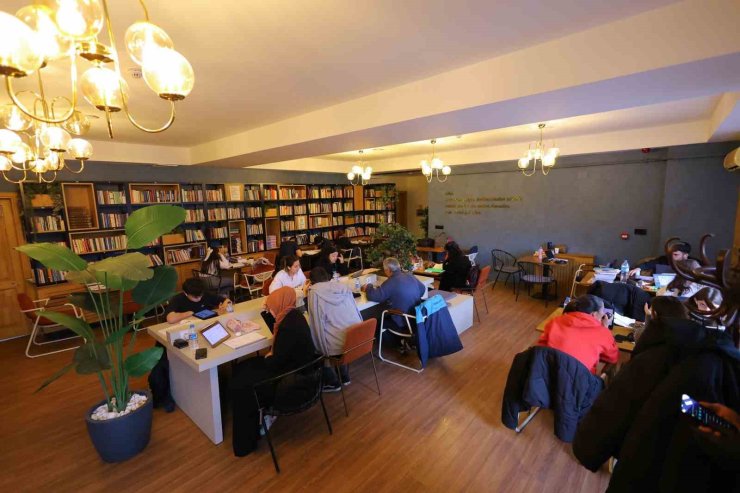 Rasathane Kitap Kafe’ye ilgi artıyor