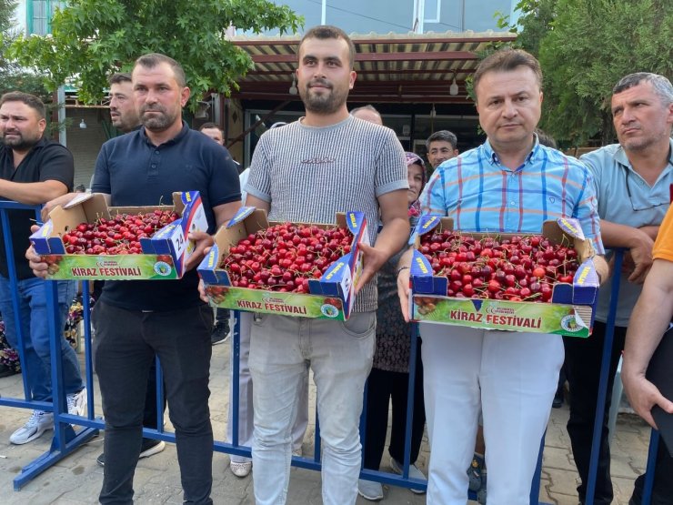 Alaşehir’in en güzel kirazı seçildi
