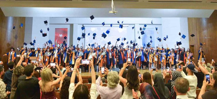 MSKÜ Teknoloji Fakültesi mezunlarını uğurladı