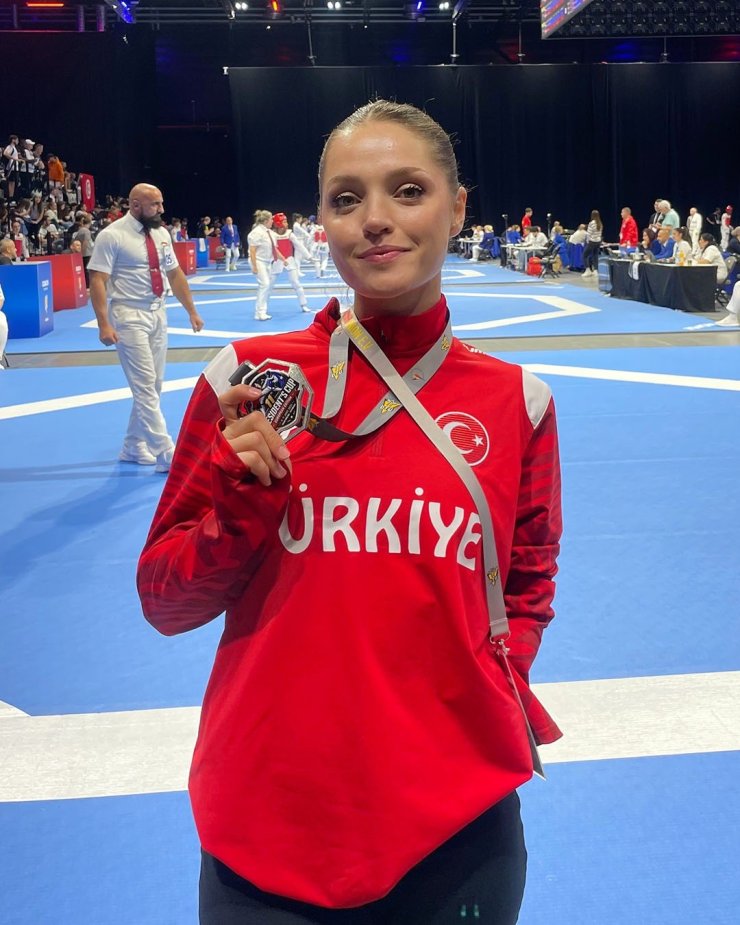 Denizlili sporcu Almanya’dan gümüş madalya ile döndü