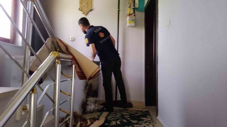 Van’da ev yangını