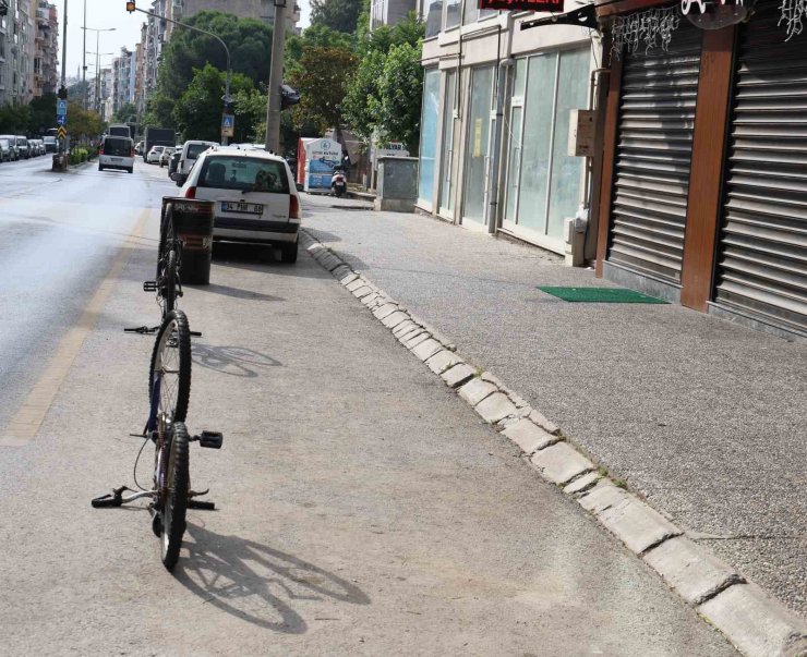 Aydın’daki trafik ve otopark sıkıntısının en önemli nedenlerinden biri denetimsizlik