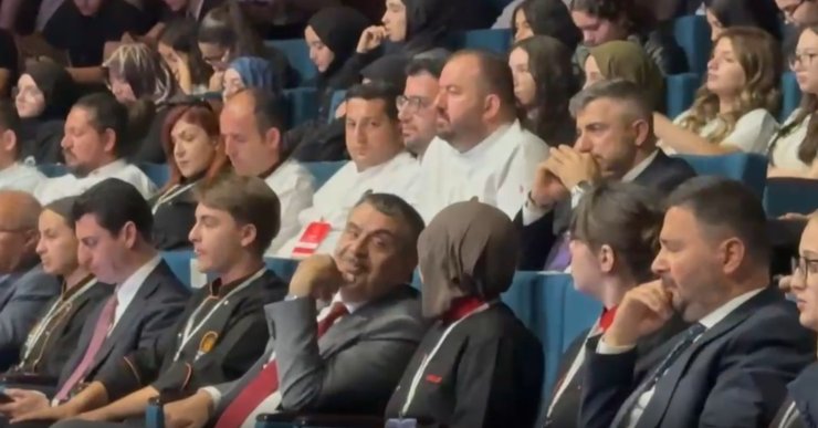 Gedizli öğrenci, Bakan Yusuf Tekin’i ilçelerine davet etti