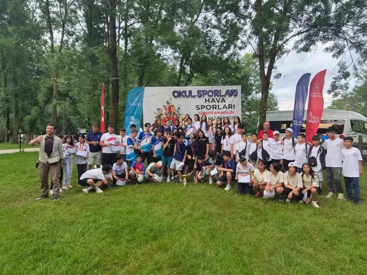Hava sporlarında Manisa rüzgarı esti