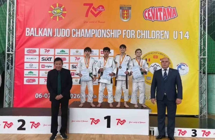 Manisalı sporcular Balkan Şampiyonası’ndan 4 madalya ile döndü