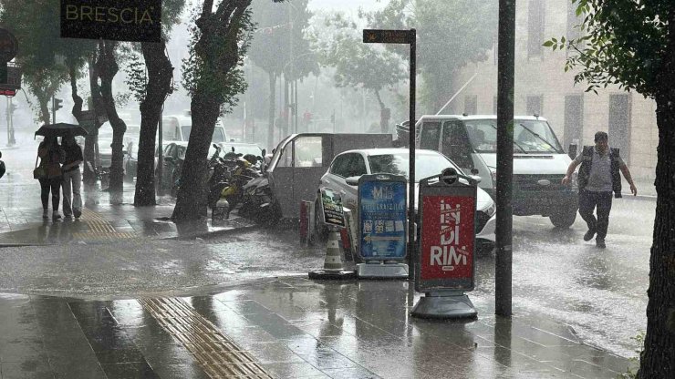 Burdur’da şiddetli yağmur etkili oldu