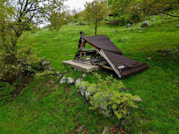 Tabiat parkı vandalların hedefi oldu, milyonluk zarar oluştu