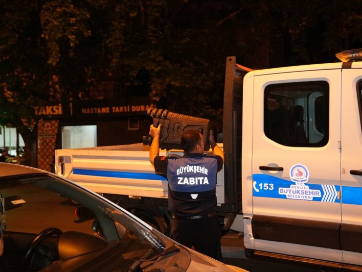 Denizli’de zabıta ekiplerinden seyyar satıcı operasyonu