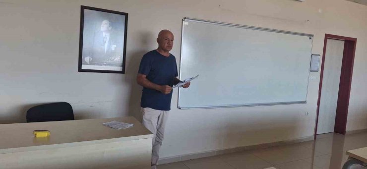 40 yıllık gazeteci 65 yaşında bölüm birincisi olarak mezun oldu