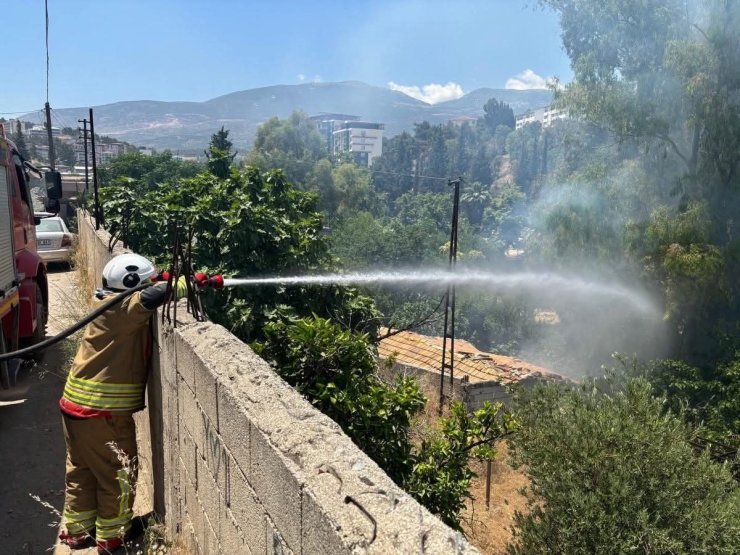 Kırıkhan’da bahçe yangını