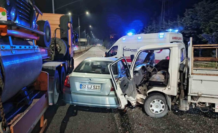 Ordu’da kamyonet ile otomobil çarpıştı: 1 ölü, 1 yaralı