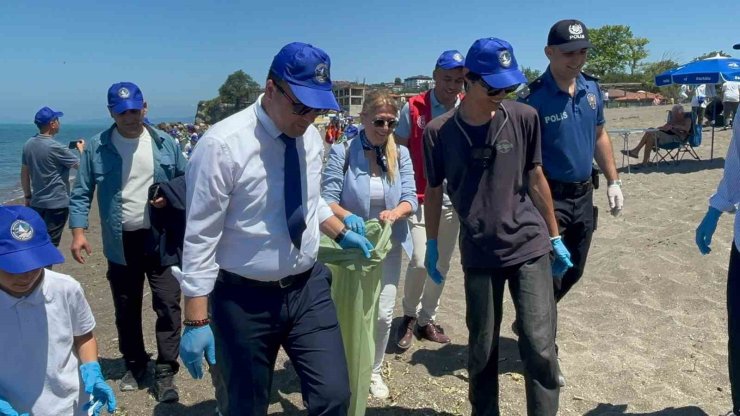 Akçakoca’da sahiller için el ele
