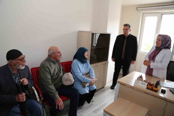 Erzurum’da asırlık çınarlara sağlıklı hayat merkezinde özel ilgi