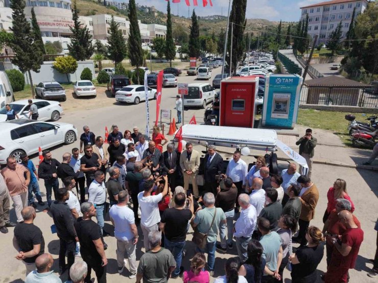 Hastaların 300 metrelik zorlu yoluna İskenderun Belediyesi’nden ring araçlı çözüm