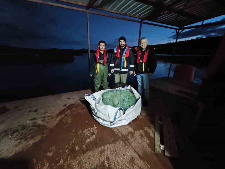 Kastamonu’da baraj gölünde yüzlerce metre hayalet ağ ele geçirildi: 200 kilogram sazan kurtarıldı