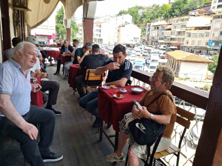 Niksar’da yaşayan 1 metrelik adam ilçenin neşe kaynağı oldu