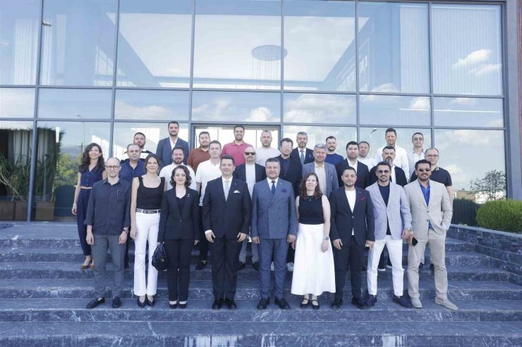 Genç iş dünyasında örnek iş birliği