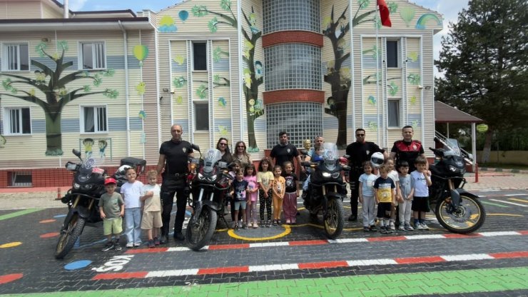 Kütahya’da Yunus Timleri, minik öğrencilerle buluştu