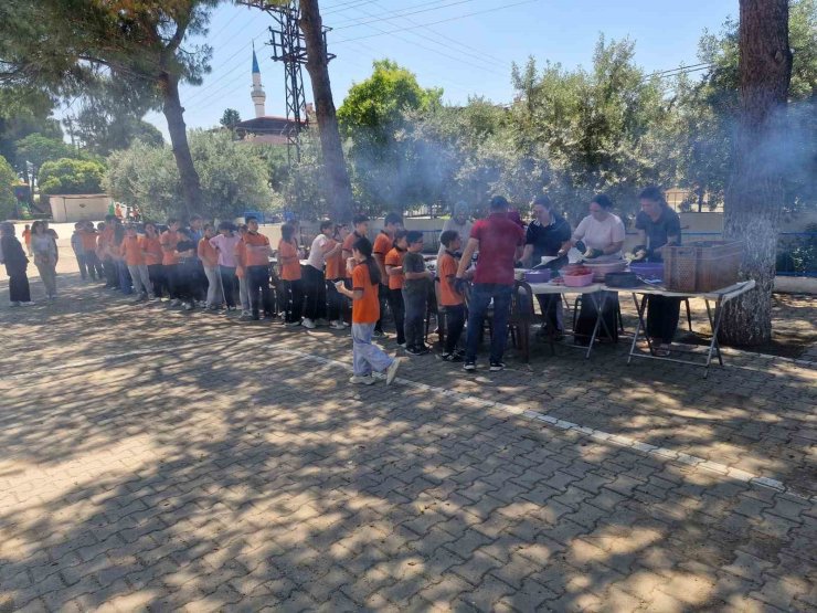 Bayramın bereketi okul bahçesine taşındı