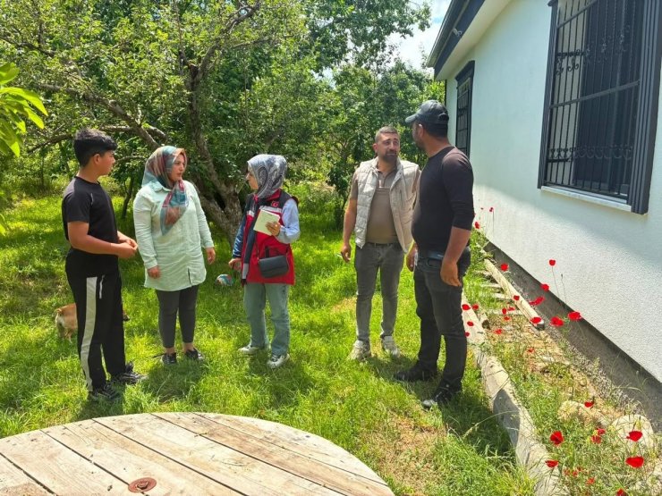 Selden etkilenen Gümüşler beldesine psikososyal destek
