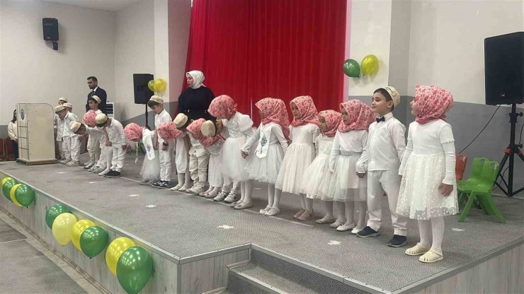 Çavdarhisar’da 4-6 Yaş Kur’an Kursu öğrencilerinden yılsonu gösterisi