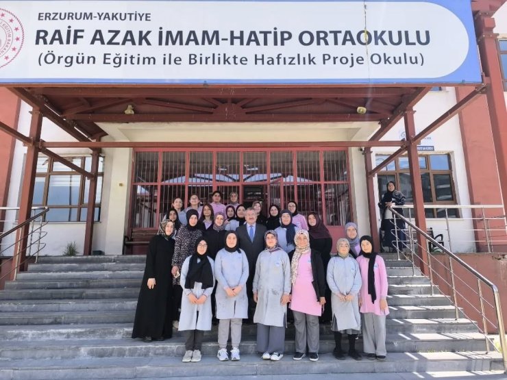 Örgün eğitimle birlikte hafızlık eğitimi