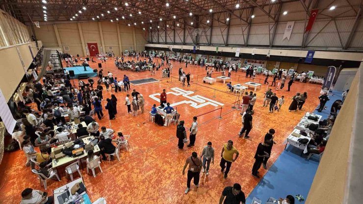 740 takım, 800 bin TL ödül: Teknoloji şöleninin heyecanı başladı