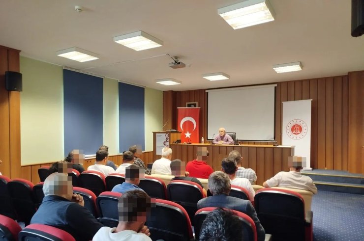Boyabat’ta hükümlülere "İslamiyet’te sevgi ve merhamet" semineri