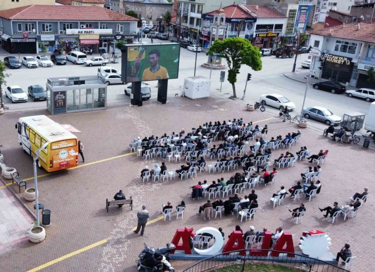 Milli maç heyecanı Alaca’da dev ekranda yaşandı