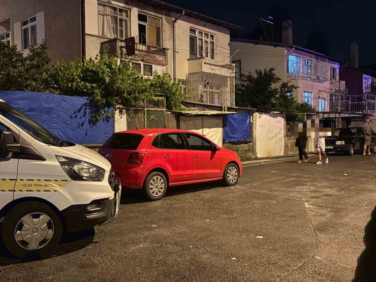 Kayseri’de husumetlilerin hedefi olan 2 katlı ev kurşunlandı