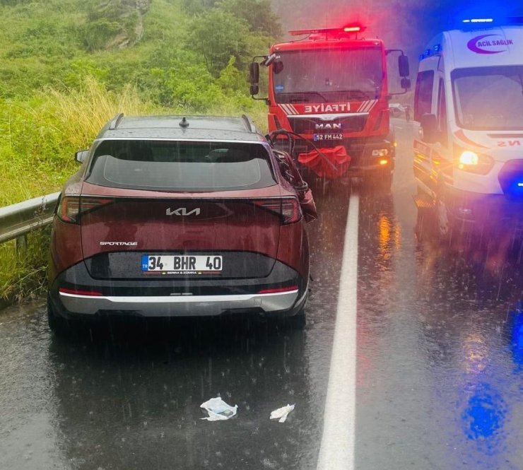 Ordu’da 3 aracın karıştığı kazada 6 kişi yaralandı