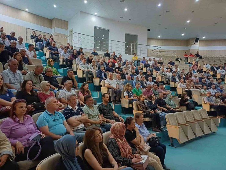 Sünnetci: "Eğitim yöneticileri geleceği şekillendiren liderlerdir"
